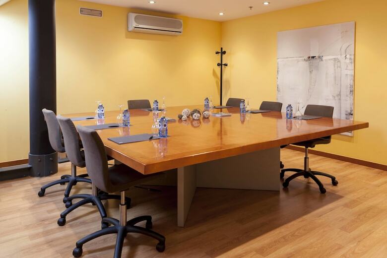AC Hotel Le�n San Antonio By Marriott