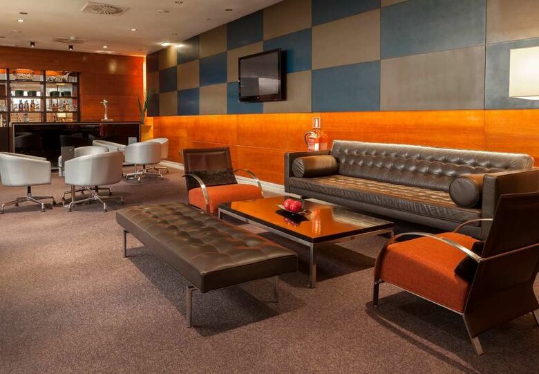 AC Hotel Le�n San Antonio By Marriott