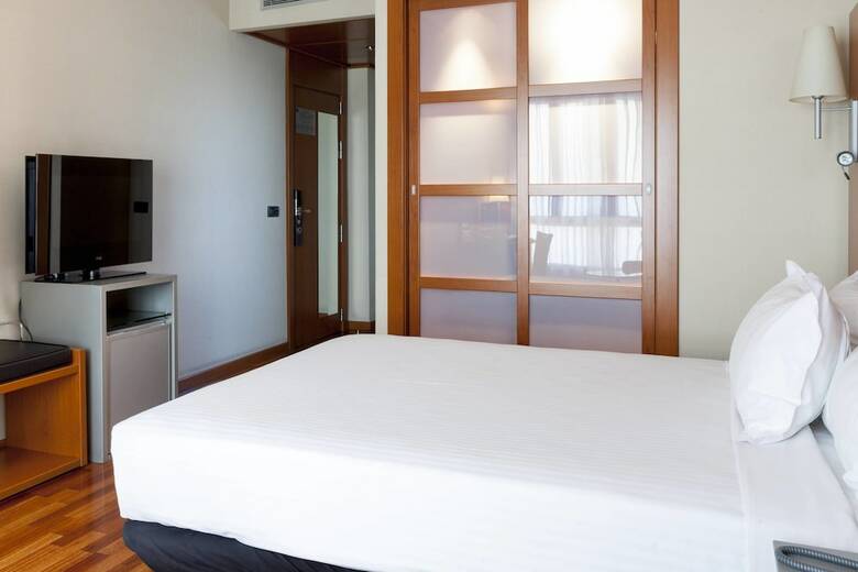 AC Hotel Le�n San Antonio By Marriott