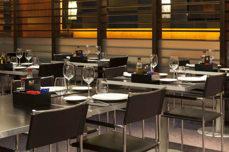 AC Hotel Le�n San Antonio By Marriott