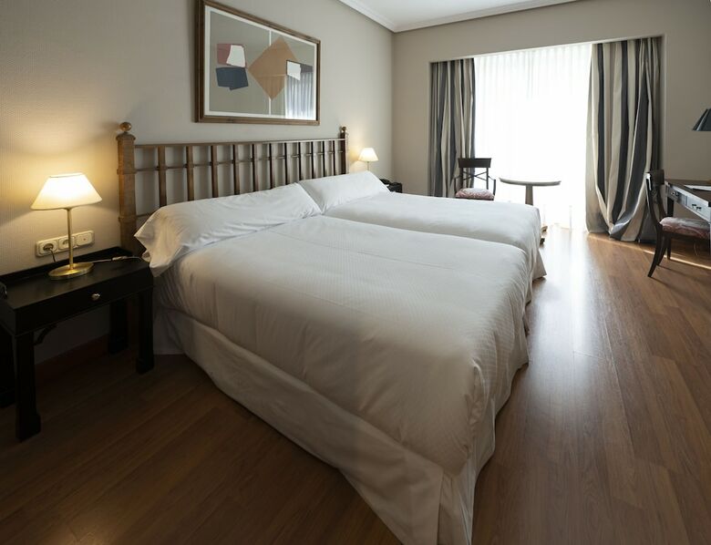 Hotel Barcel� Le�n Conde Luna