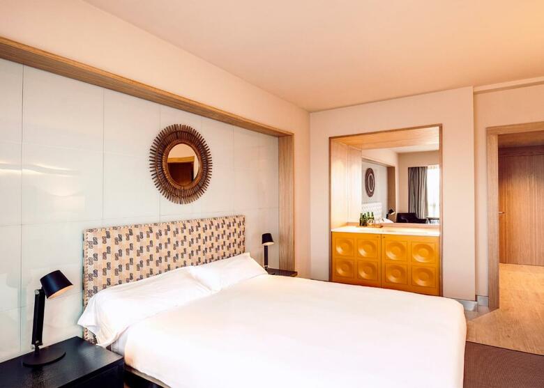 Hotel Barcel� Le�n Conde Luna