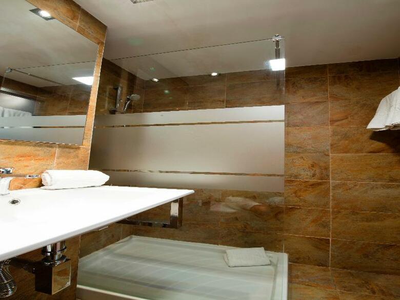 Helios Hotel