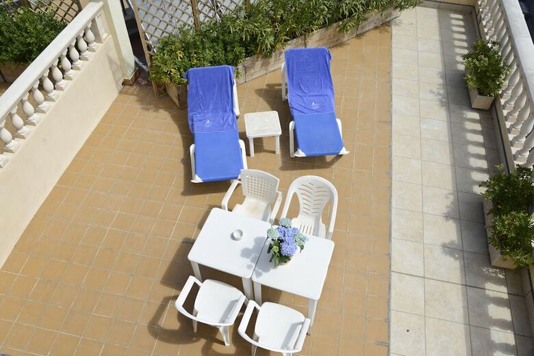 Hotel Amoros