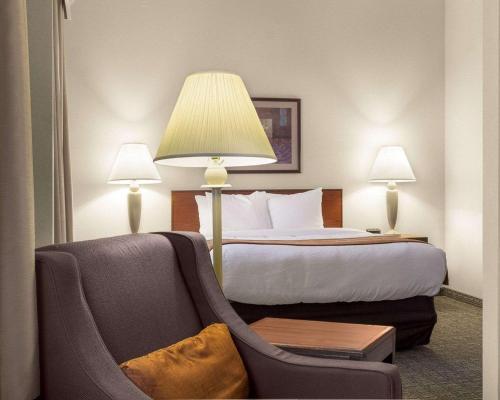 Hotel Comfort Suites Bismarck
