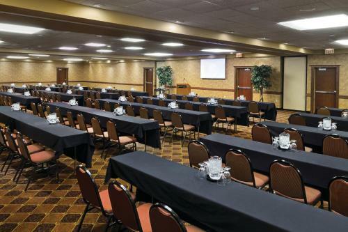 Best Western Plus Ramkota Hotel Bismarck