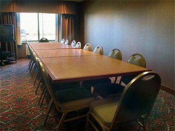 Holiday Inn Express Hotel & Suites Grand Forks