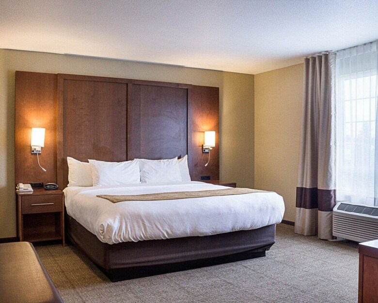 Hotel Comfort Suites Minot