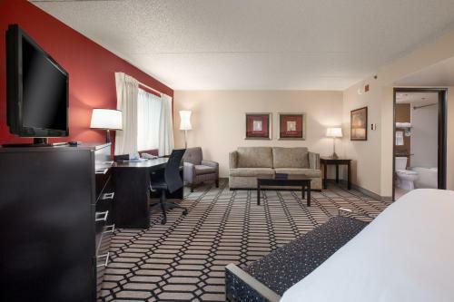 Hotel Ramada Plaza And Suites - Fargo