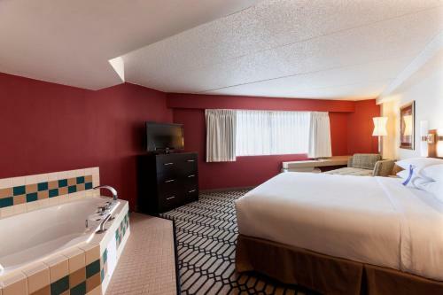 Hotel Ramada Plaza And Suites - Fargo
