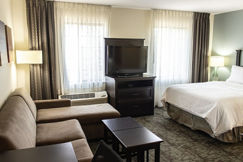 Hotel Staybridge Suites Minot