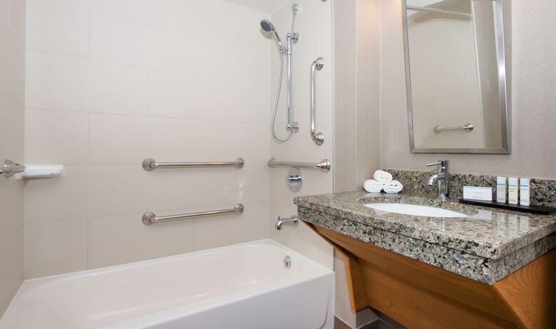 Hotel Embassy Suites By Hilton Cincinnati Northeast - Blue Ash