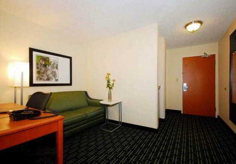 Hotel Fairfield Inn & Suites Canton