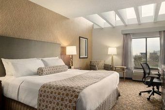 Crowne Plaza Hotel Columbus - Dublin