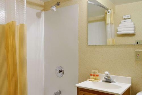 Hotel Days Inn Of Lakewood