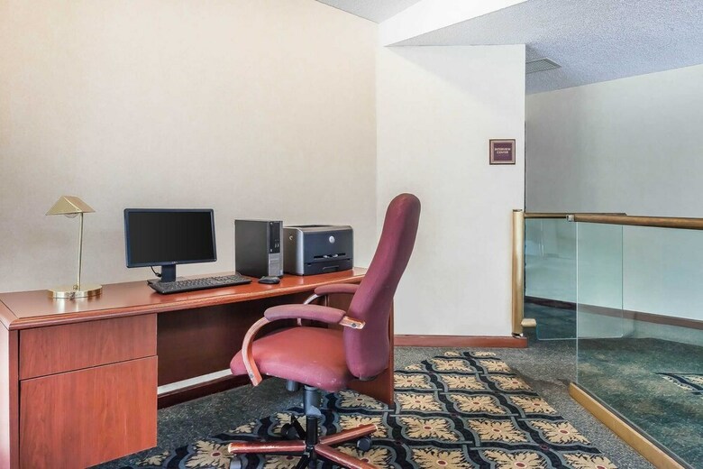 Hotel Comfort Inn Cleveland Airport