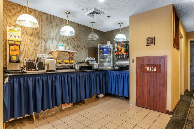 Hotel Comfort Inn Cleveland Airport