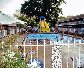 Posada South Shore Inn