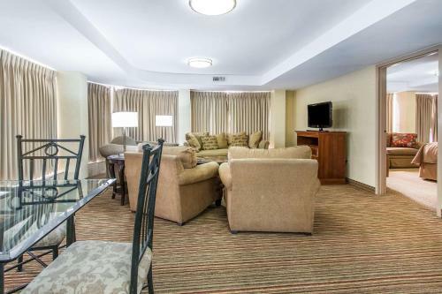 Clarion Hotel Broken Arrow