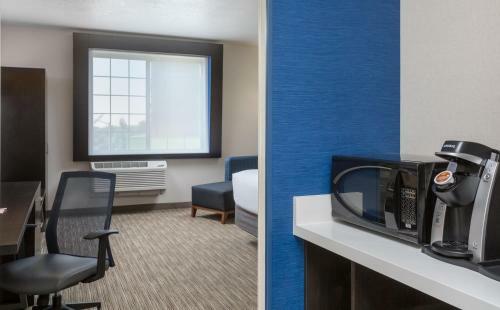 Holiday Inn Express Hotel & Suites Eugene Downtown - University