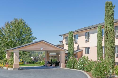 Motel Super 8 By Wyndham Grants Pass