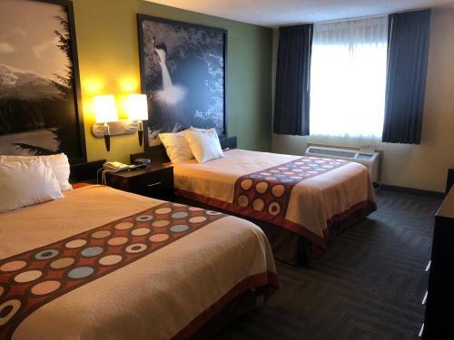 Hotel Super 8 By Wyndham Lagrande