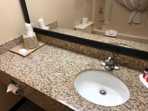 Hotel Super 8 By Wyndham Lagrande