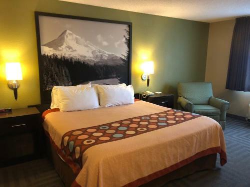 Hotel Super 8 By Wyndham Lagrande