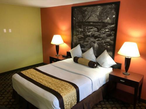 Hotel Super 8 By Wyndham Ontario