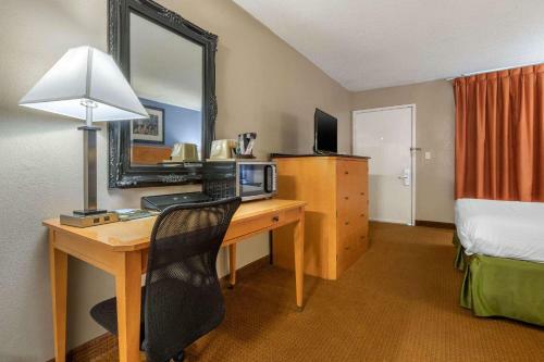 Hotel Days Inn & Suites Amish Country Lancaster