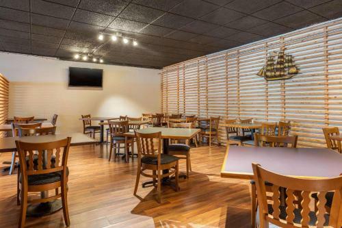 Hotel Days Inn & Suites Amish Country Lancaster
