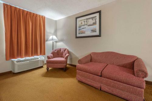 Hotel Days Inn & Suites Amish Country Lancaster