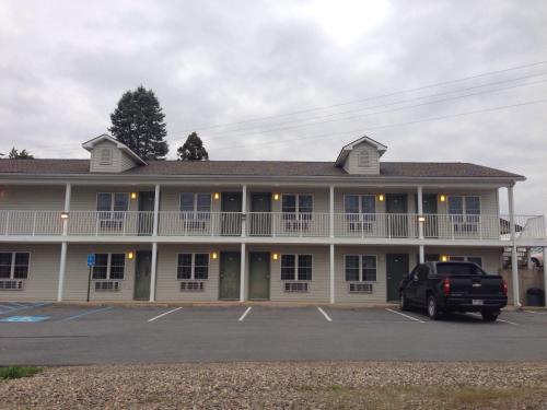 Motel All Suites Inn Budget Host