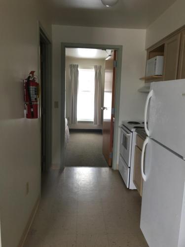 Motel All Suites Inn Budget Host