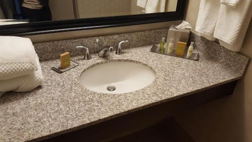 Hotel Doubletree By Hilton Pittsburgh Monroeville Convention Center