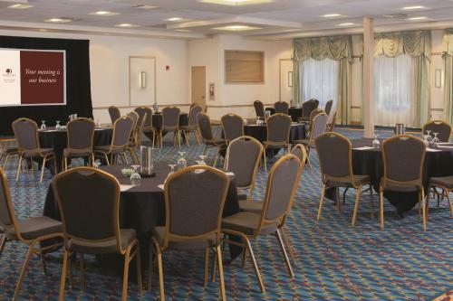 Hotel Doubletree By Hilton Pittsburgh Monroeville Convention Center