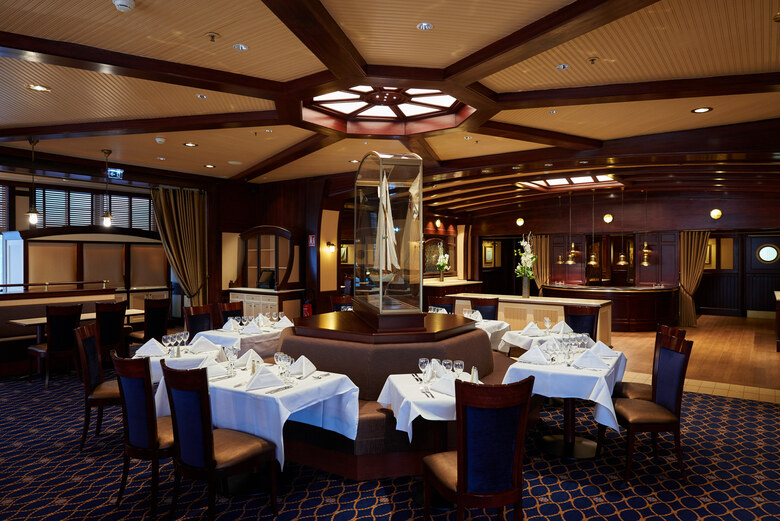 Hotel Disney's Newport Bay Club�