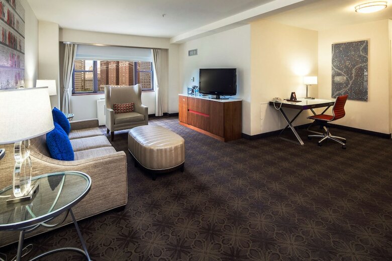 Doubletree By Hilton Hotel & Suites Pittsburgh Downtown