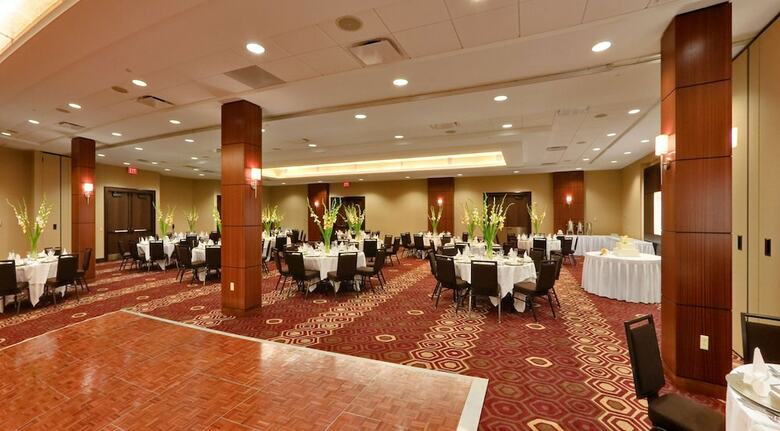 Doubletree By Hilton Hotel & Suites Pittsburgh Downtown
