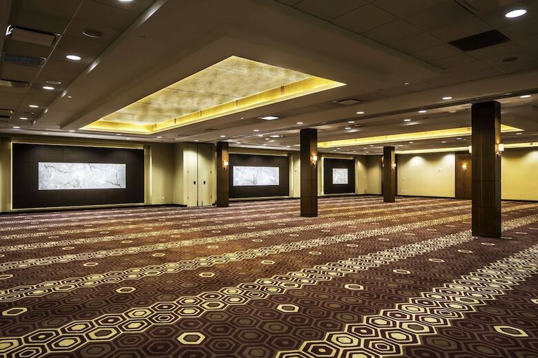 Doubletree By Hilton Hotel & Suites Pittsburgh Downtown