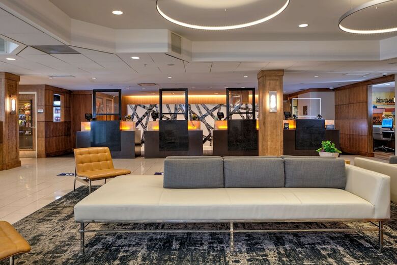 Doubletree By Hilton Hotel & Suites Pittsburgh Downtown