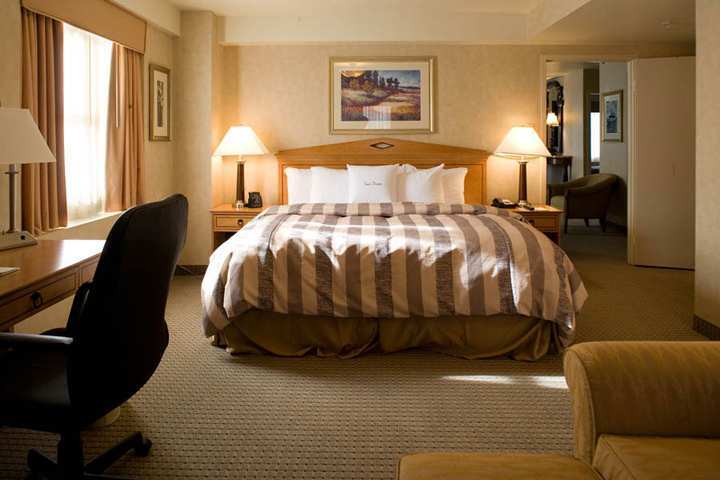 Doubletree By Hilton Hotel & Suites Pittsburgh Downtown
