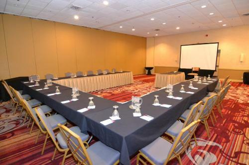 Crowne Plaza Hotels & Resorts Reading