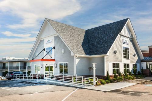 Motel Howard Johnson Inn - Newport Area/middletown