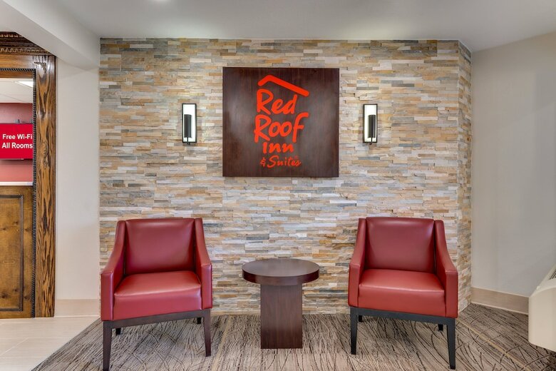 Hotel Ambassador Inn & Suites