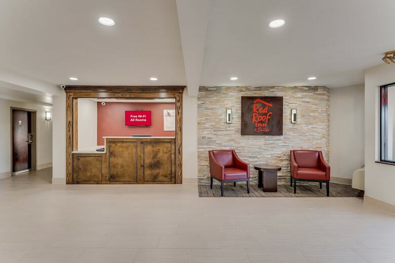 Hotel Ambassador Inn & Suites