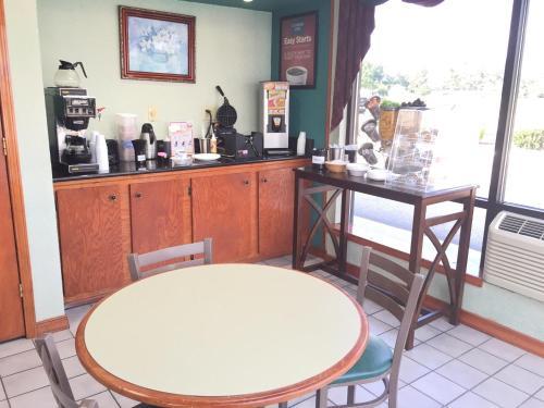 Motel Economy Inn Dillon