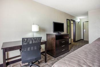 Clarion Hotel At Carowinds