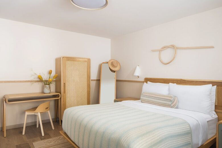 Hotel King Charles Inn