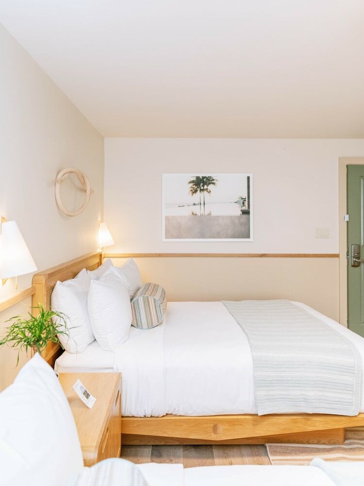 Hotel King Charles Inn